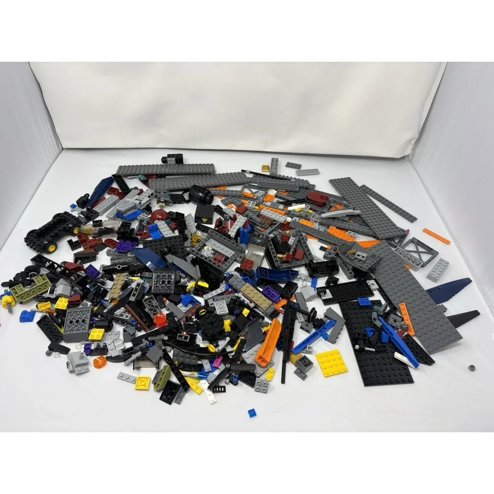 LEGO Dark Bulk Lot Random Bricks Pieces Parts Mixed 2 Lbs 2 Oz - Picture 1 of 6